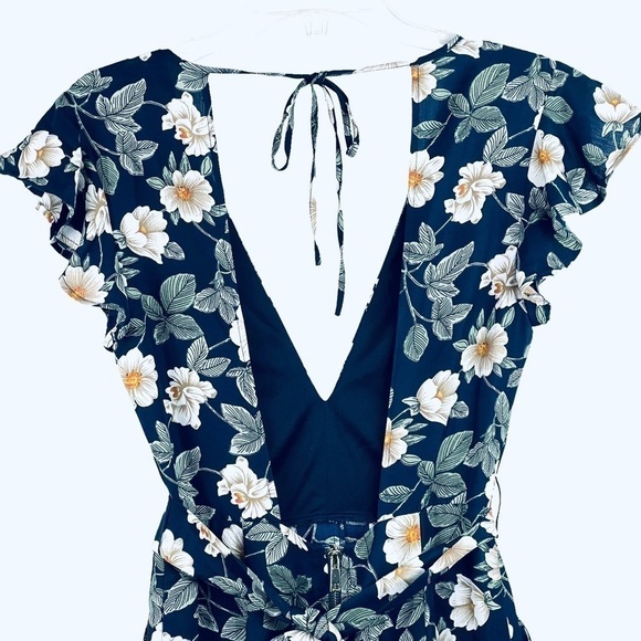 New-shop17 Floral Print Deep V-neck, Open Tie Back, Wide Leg One Piece Jump Suit - Picture 7 of 16